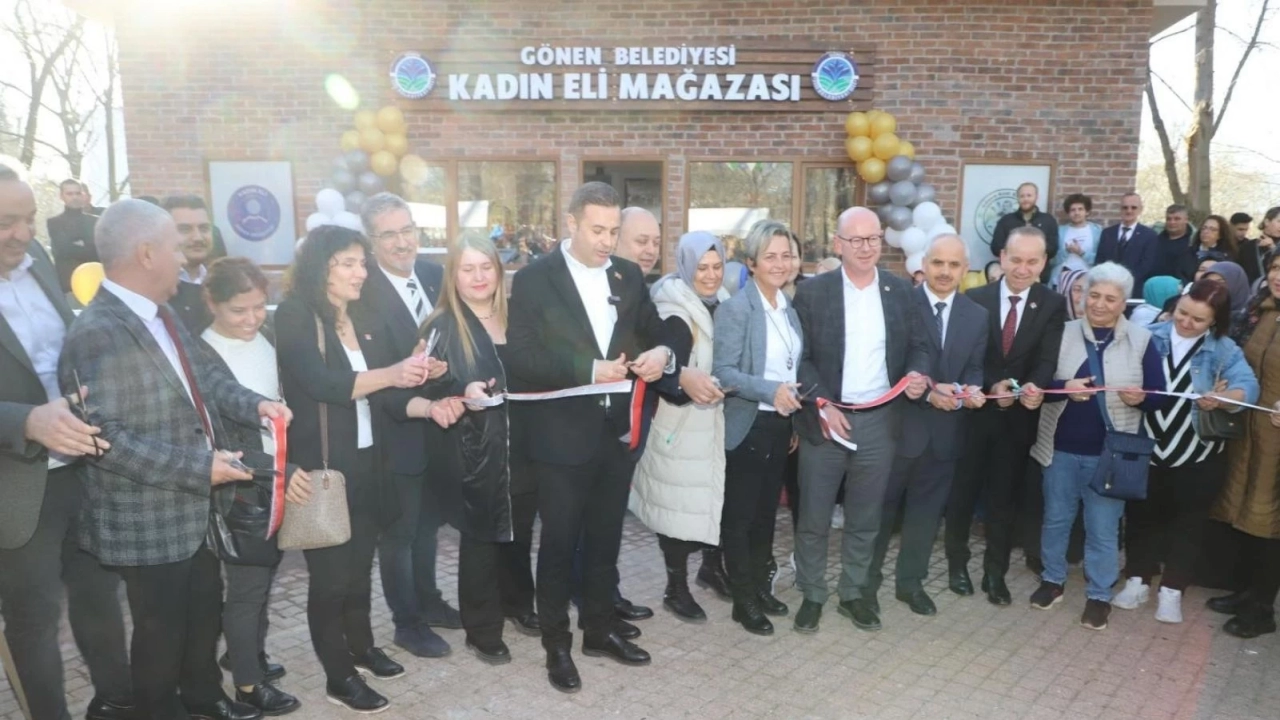 Balıkesir Gönen Kadın Eli Mağazası Hizmete Açıldı