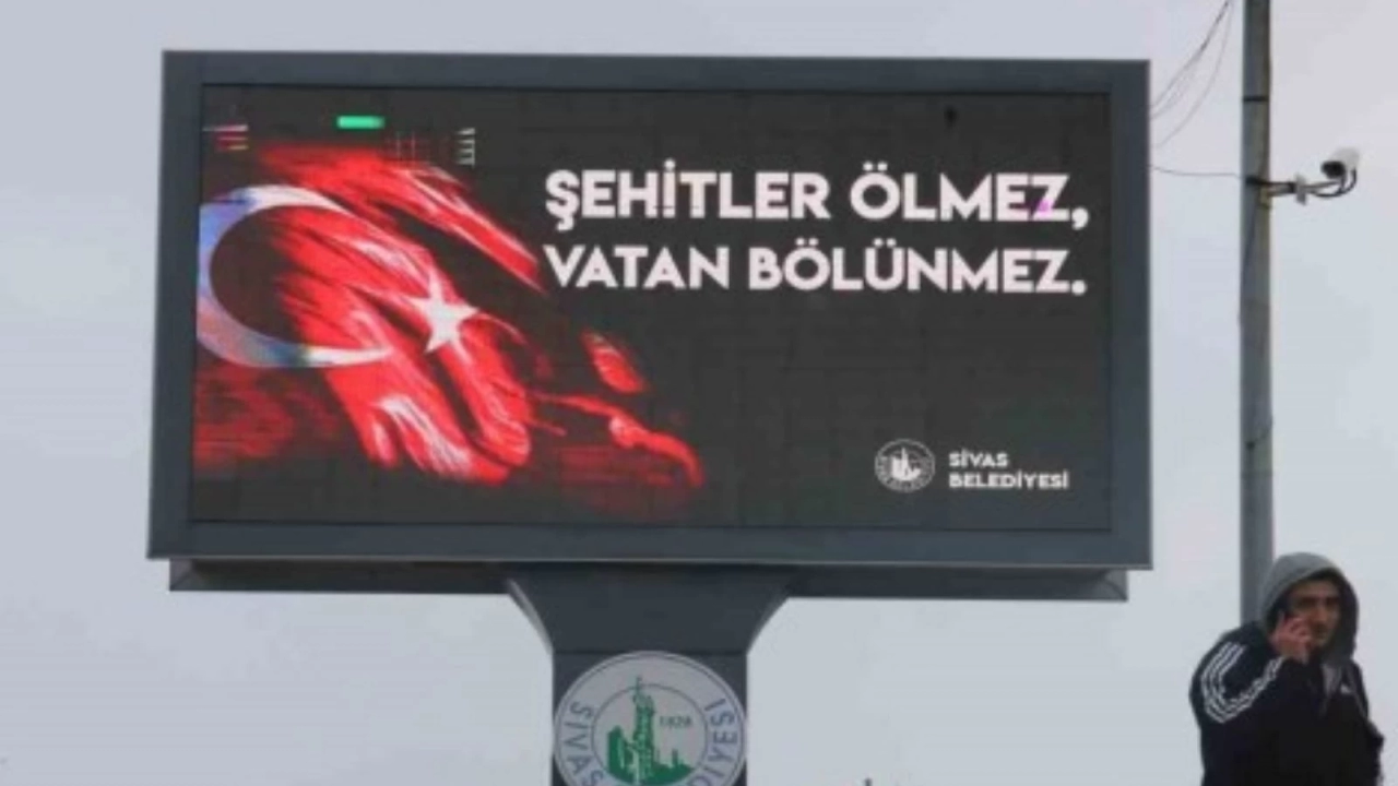 Sivas'ın Kalbinde Şehitlere Vefa: "Şehitler Ölmez, Vatan Bölünmez"