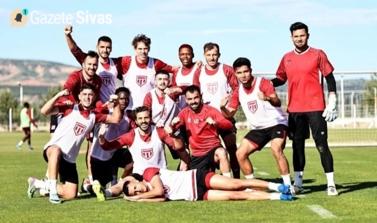 Sivasspor Takımı, Antrenmanlarda Rahat Bir Hava Estiriyor