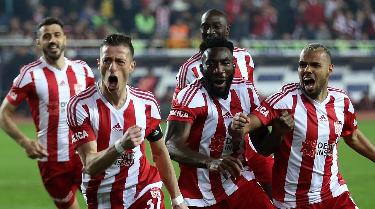 Sivasspor Savunmasında Göbeği Dolduran 5 Farklı Futbolcu!