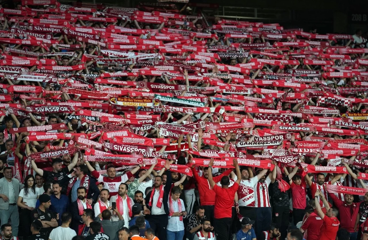 Sivasspor, Hatayspor'u 3-2 mağlup ederek önemli bir galibiyet elde etti!