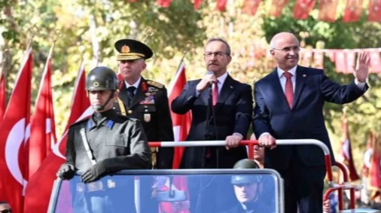 Malatya'da 101. Yıl Coşkusu! Vali Yavuz: "Birlik ve Beraberlikle Güçleniyoruz"