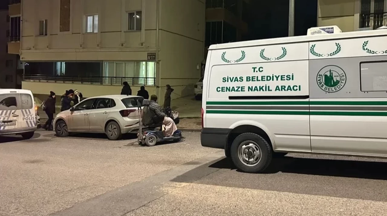 Sivas'ta dehşet verici bir olay yaşandı! Bir şahıs, annesini boğarak kardeşini tabanca ile vurdu