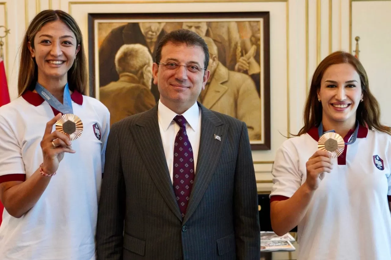 Ekrem İmamoğlu, Paris 2024 Olimpiyatları'nda Madalya Kazanan İBB Sporcularını Tebrik Etti