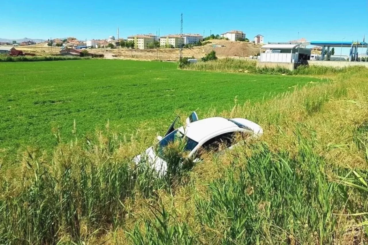 Sivas'ın Şarkışla İlçesinde Trafik Kazası: 4 Yaralı