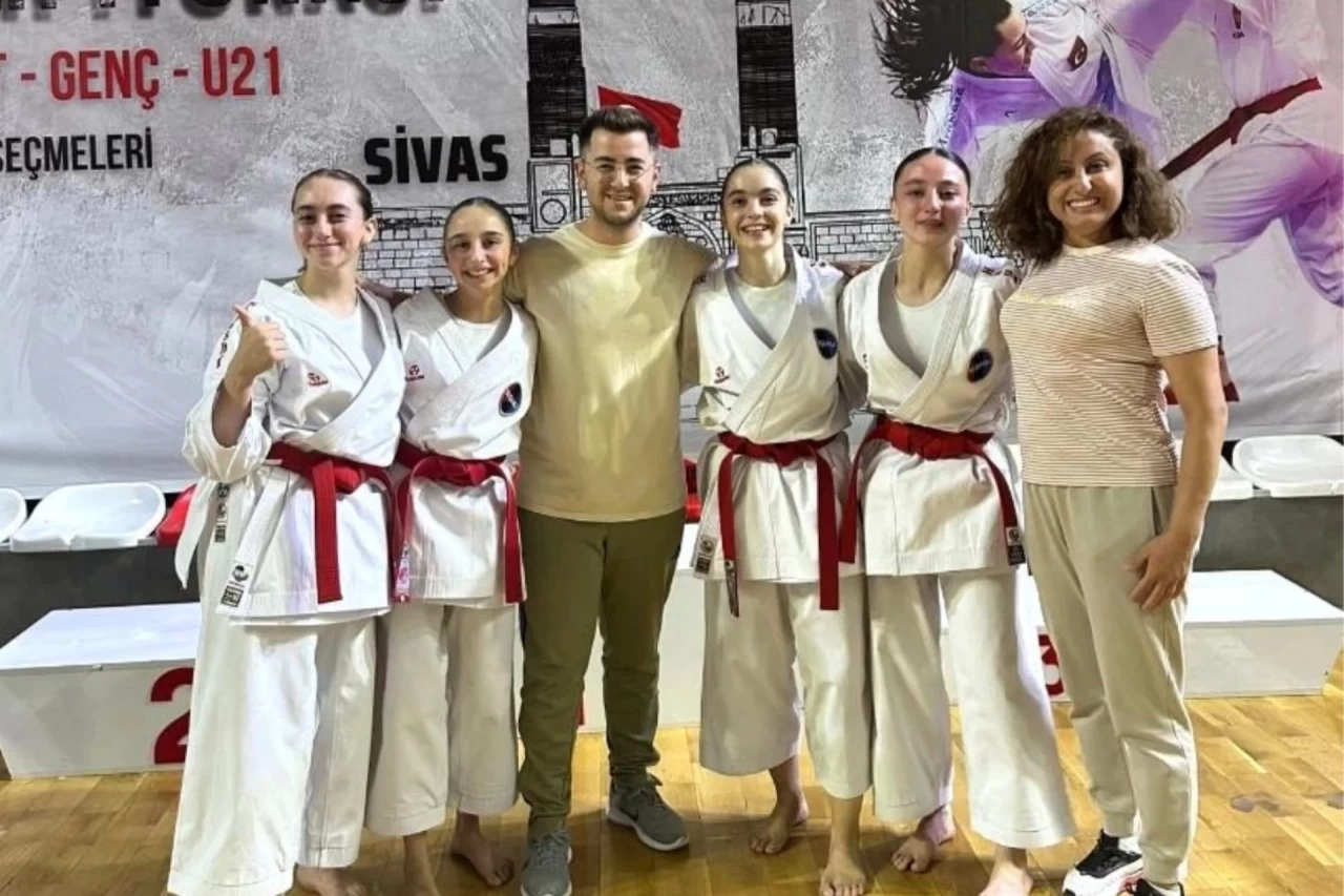 Sivas'taki Türkiye Karate Şampiyonası'nda Tavşanlılı Sporculardan Büyük Başarı