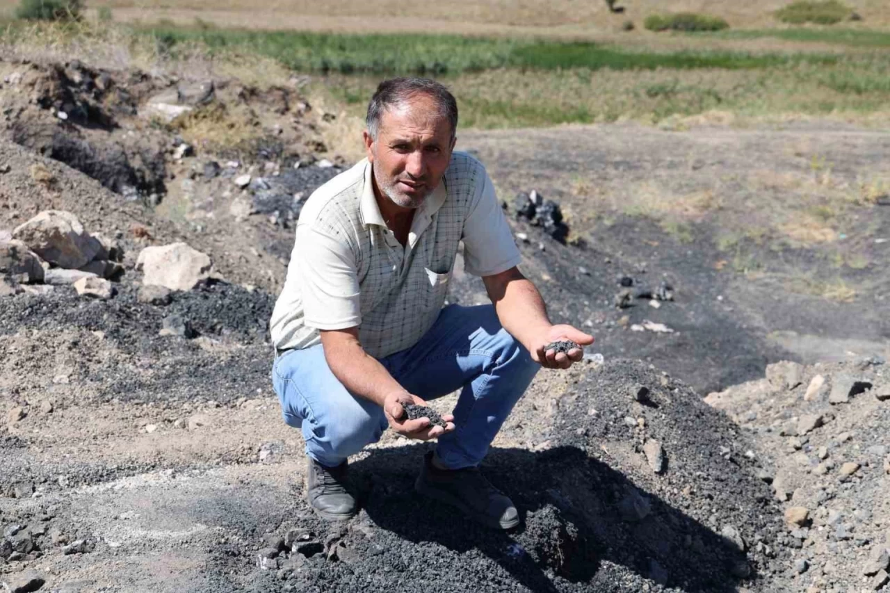 Sivas’ın Kertmekaracaören Köyü'ndeki Dağın Yanardağ Olabileceği İddiası