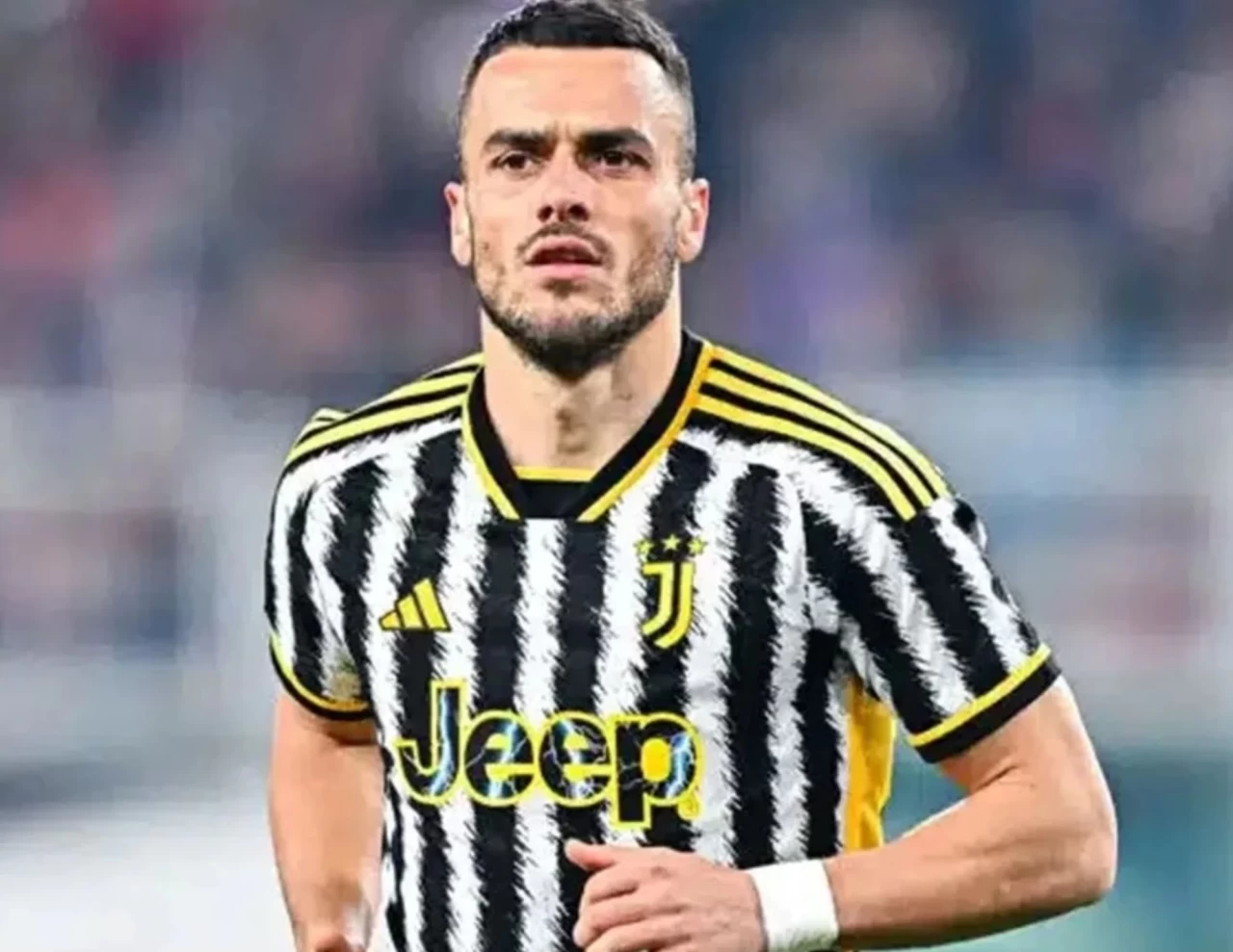 Fenerbahçe'nin Yeni Transferi Filip Kostic İçin Çelişkili Yorumlar: Ahmet Ercanlar'ın Videoları Gündem Oldu