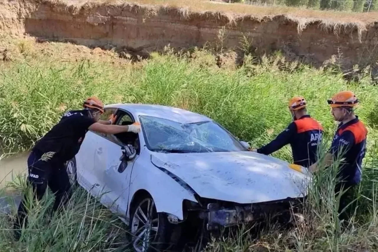 Sivas Ulaş'ta Otomobil Dereye Devrildi: Sürücü Hayatını Kaybetti