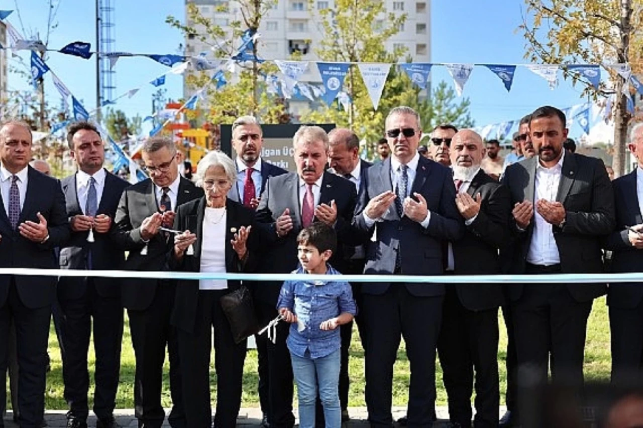 Sivas’ta Müjgân Üçer’in Adını Taşıyan Mahalle Parkı Hizmete Açıldı