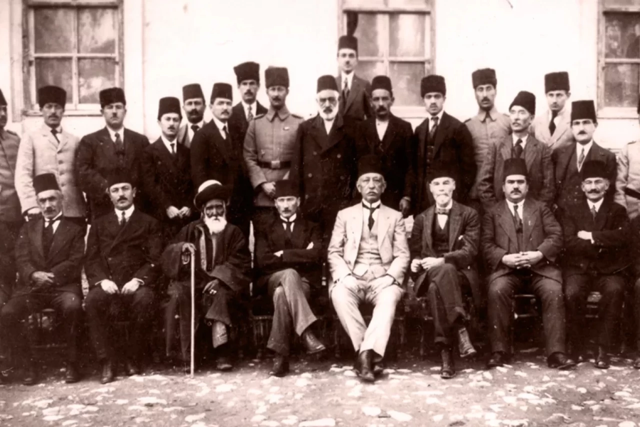 Sivas Kongresi: Ulusal Mücadelenin Dönüm Noktası ve Mustafa Kemal'in Liderliği