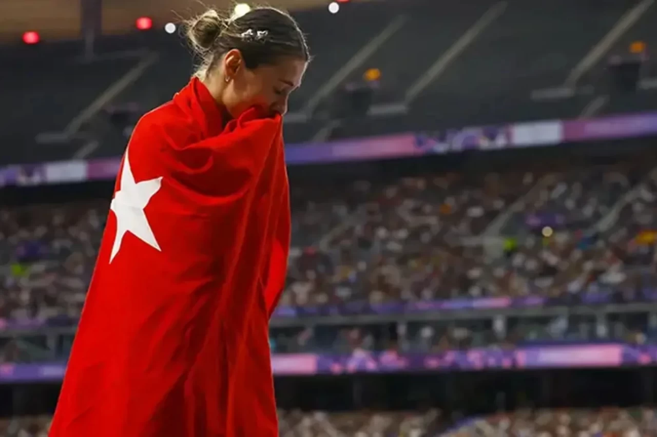 Aysel Önder Paris Paralimpik Oyunları’nda Gümüş Madalya Kazandı!