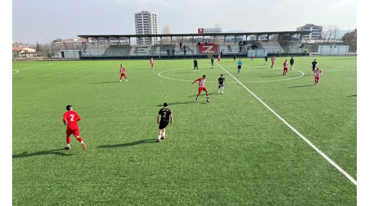 Sivas Gücü Belediyespor, Aksaray Gençlikspor'u 11-1 Yenerek Şampiyonluk Yolunda İddialı!