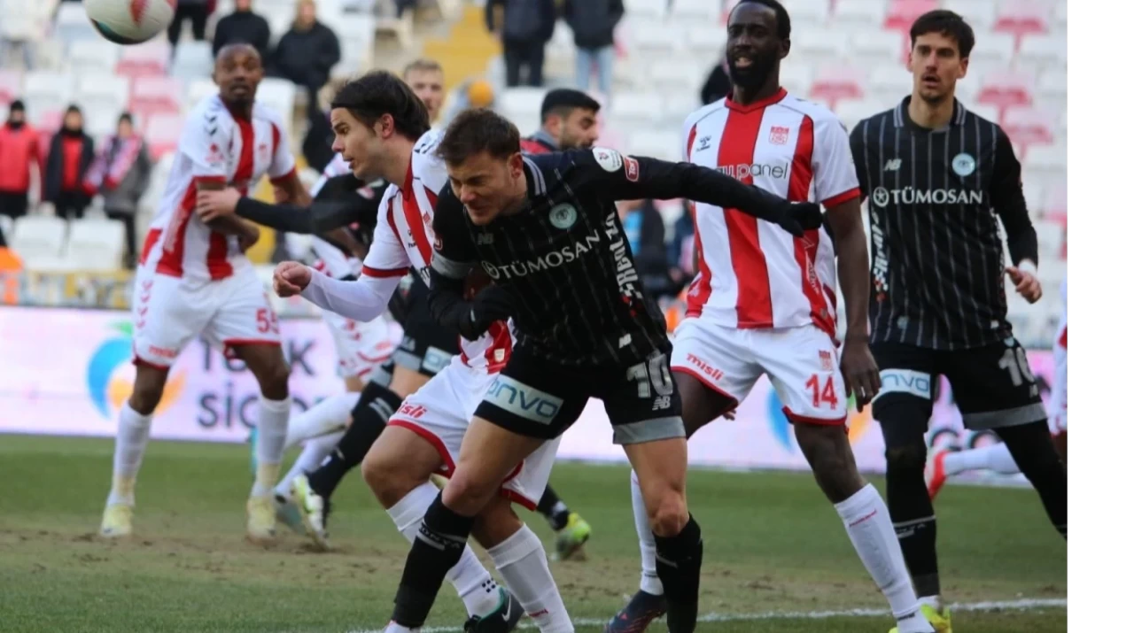 Sivasspor ve Konyaspor Beraberlikle Ayrıldı, Sıradaki Maç Başakşehir Deplasmanında!