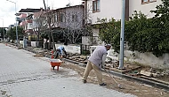 Burhaniye'de Yollar Yenileniyor: Belediye Hızla Çalışmalarına Devam Ediyor!