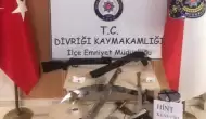 Sivas'ta Emniyet Güçlerinin Bulduğu Kaçak Silahlar Şoke Etti