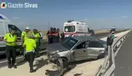 Tatil yolu kabus oldu!: Feci kazada araç hurdaya döndü