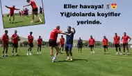 Mutlaka İzleyin!  Eller havaya! 🕺😍 Yiğidolarda keyifler yerinde.