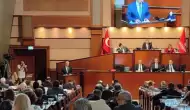 AK Parti’den İBB’ye Şeffaflık Çağrısı: "Paris Gezisi ve Kaçak Yapılar Aydınlatılmalı"