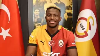 Victor Osimhen Galatasaray'da: Nijerya’da Takım Arkadaşlarına Forma Hediye Etti