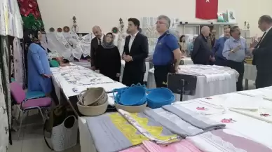 Sivas Zara'da Şehit Vahip Dinler Halk Eğitimi Merkezi'nden yıl sonu sergisi