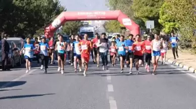 Erzincan'da Geleneksel Cumhuriyet Koşusu Renkli Görüntülere Sahne Oldu