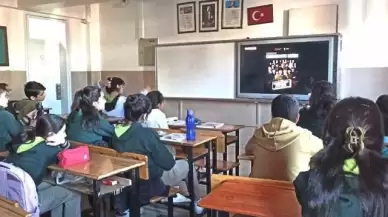 Malatya'da öğrencilere "Dersimiz Cumhuriyete Doğru" filmi izlettirildi