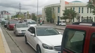 Çalışmalar trafikte uzun kuyruklara neden oldu!