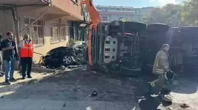 İstanbul Büyükşehir Belediyesi'ne ait yol bakım aracı kaza yaptı: 9 araç kaza yerine karıştı, 3 kişi yaralandı