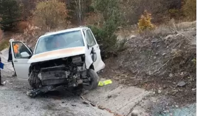 Sivas'ta Gerçekleşen Trafik Kazasında 10 Kişi Yaralandı, 1 Kişi Durumu Ağır!