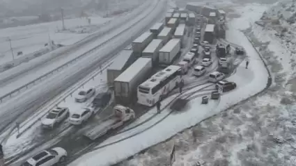 Erzincan - Sivas Karayolu Beyaza Büründü, Ulaşım Felç Oldu