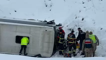 Sivas-Erzincan Karayolunda Otobüs Kazası: Çok sayıda yaralı var