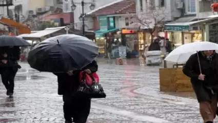 Meteoroloji'den Sağanak Uyarısı: 5 Bölgede Kuvvetli Yağış Bekleniyor