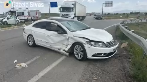 Sivas'ta yaşanan feci kazada 11 kişi yaralandı