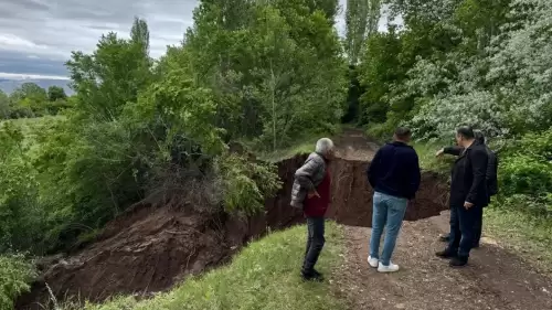 Sivas'ta heyelan oldu: 100 dönüm tarım arazisi zarar gördü