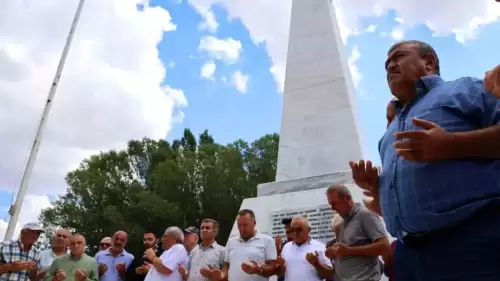 Sivas'ta 1915'te Zehirlenerek Şehit Edilen 40 Asker Dualarla Anıldı