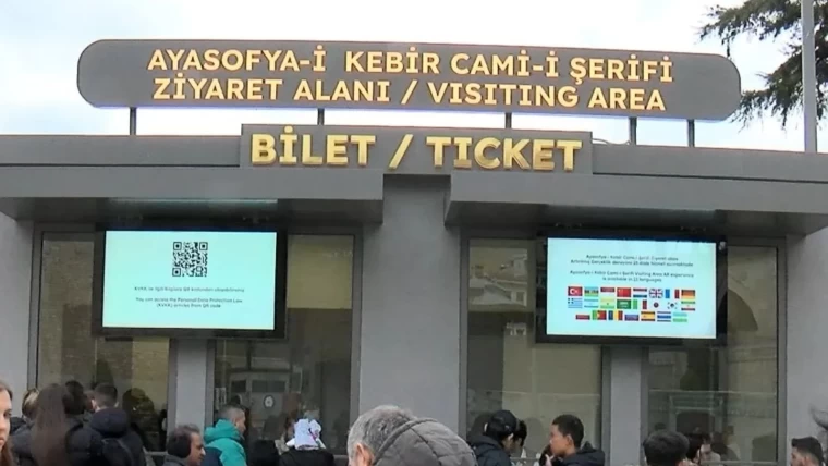 Ayasofya'da Tekrar Müze mi oldu?: Giriş Ücreti 25 Euro Olarak Belirlendi!