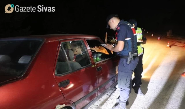 Sivas'ta Trafik Denetimi: Jandarma Alkollü Sürücülere Göz Açtırmadı