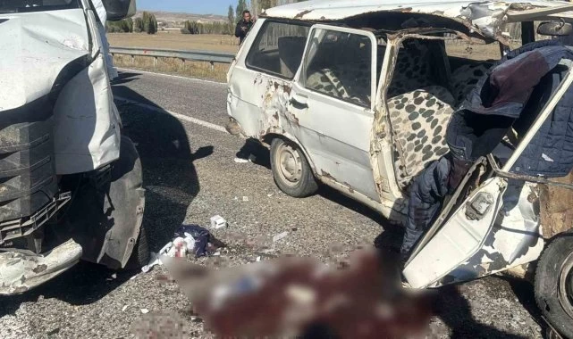 Sivas'ta meydana gelen trafik kazası, bir çifti acı bir şekilde birbirinden ayırdı.