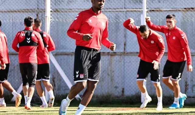 Sivasspor, Çaykur Rizespor karşılaşması öncesi antrenmanlarına devam ediyor