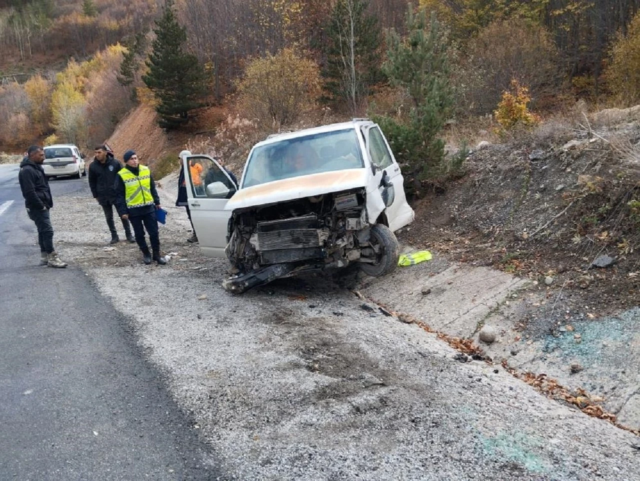 Sivas'ta Gerçekleşen Trafik Kazasında 10 Kişi Yaralandı, 1 Kişi Durumu Ağır!