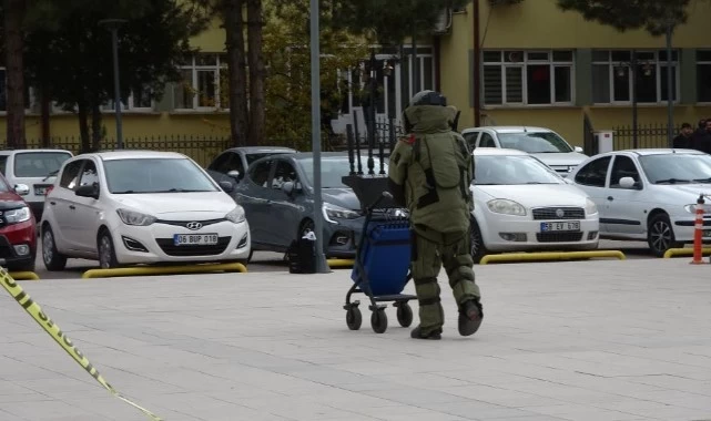 Sivas'ta Unutulan Çanta Paniğe Yol Açtı