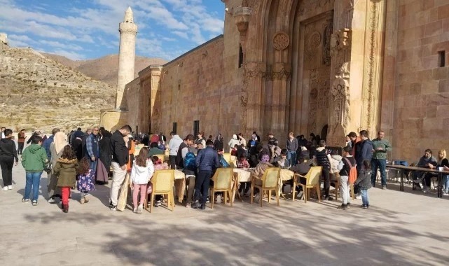 Divriği'de Unutulmaz Bir Satranç Turnuvası Düzenlendi