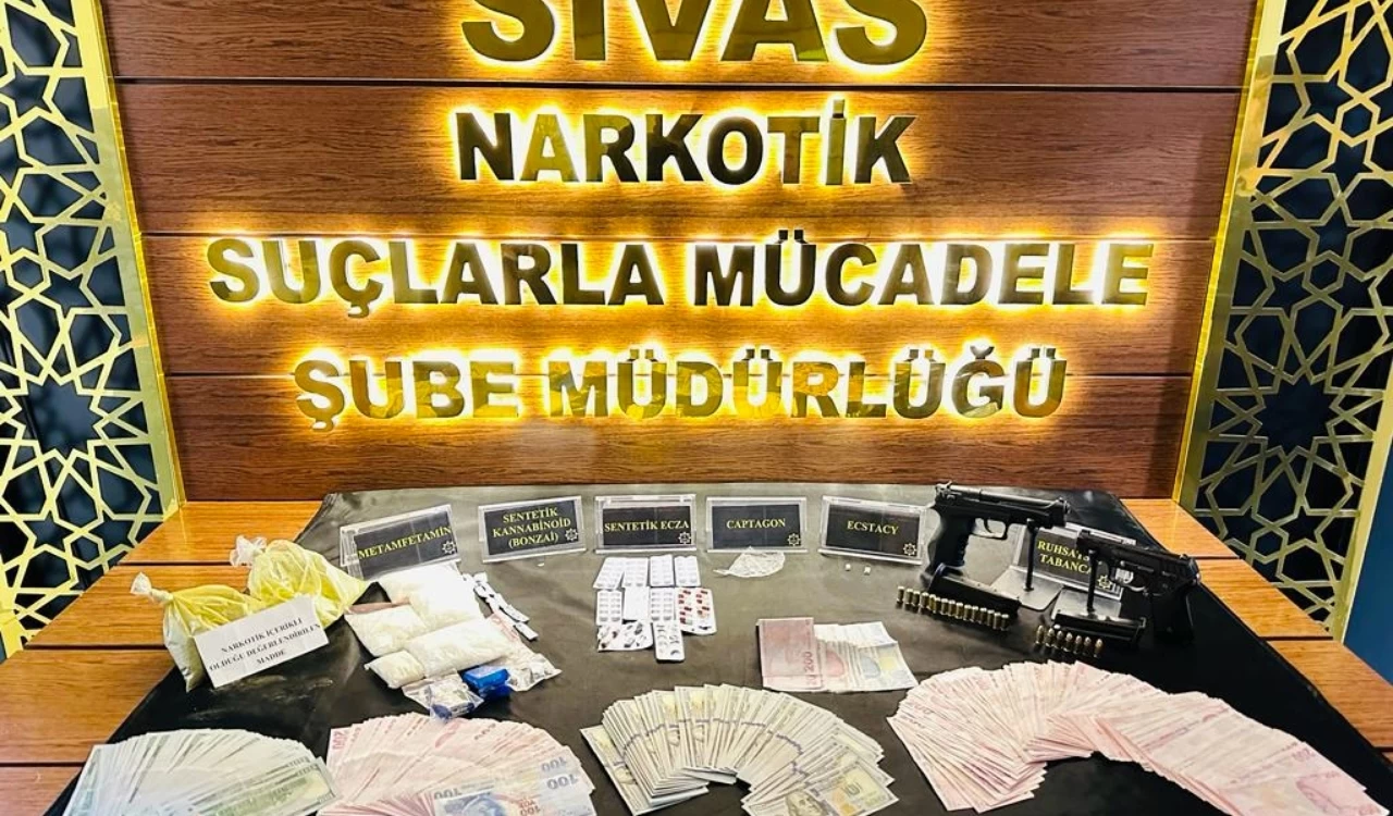 Sivas Emniyeti'nden Başarılı Narkotik Operasyonları: 90 Kişi Yakalandı