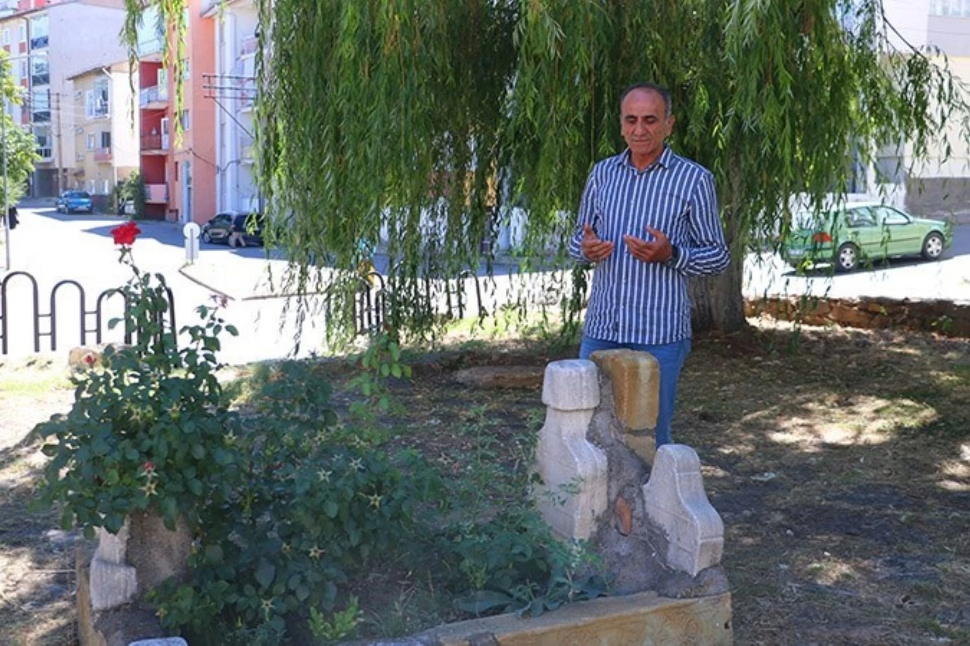 Sivas Çayyurt Mahallesi'nde Gizemli Mezar: Tekmezar