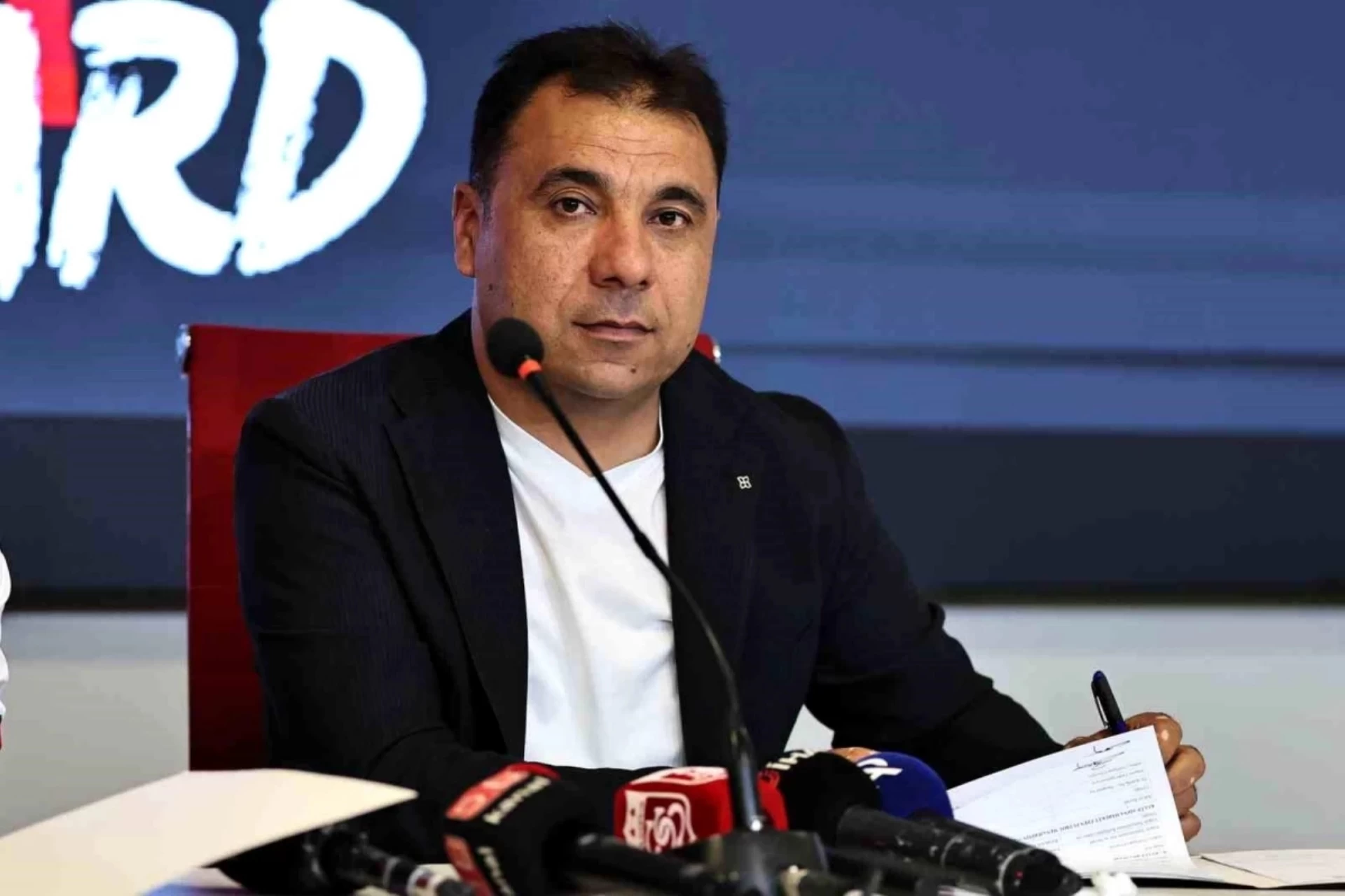 Sivasspor Başkanı Bahattin Eken: "En İyi Kadroyu Oluşturmak İçin Var Gücümüzle Çalışıyoruz"