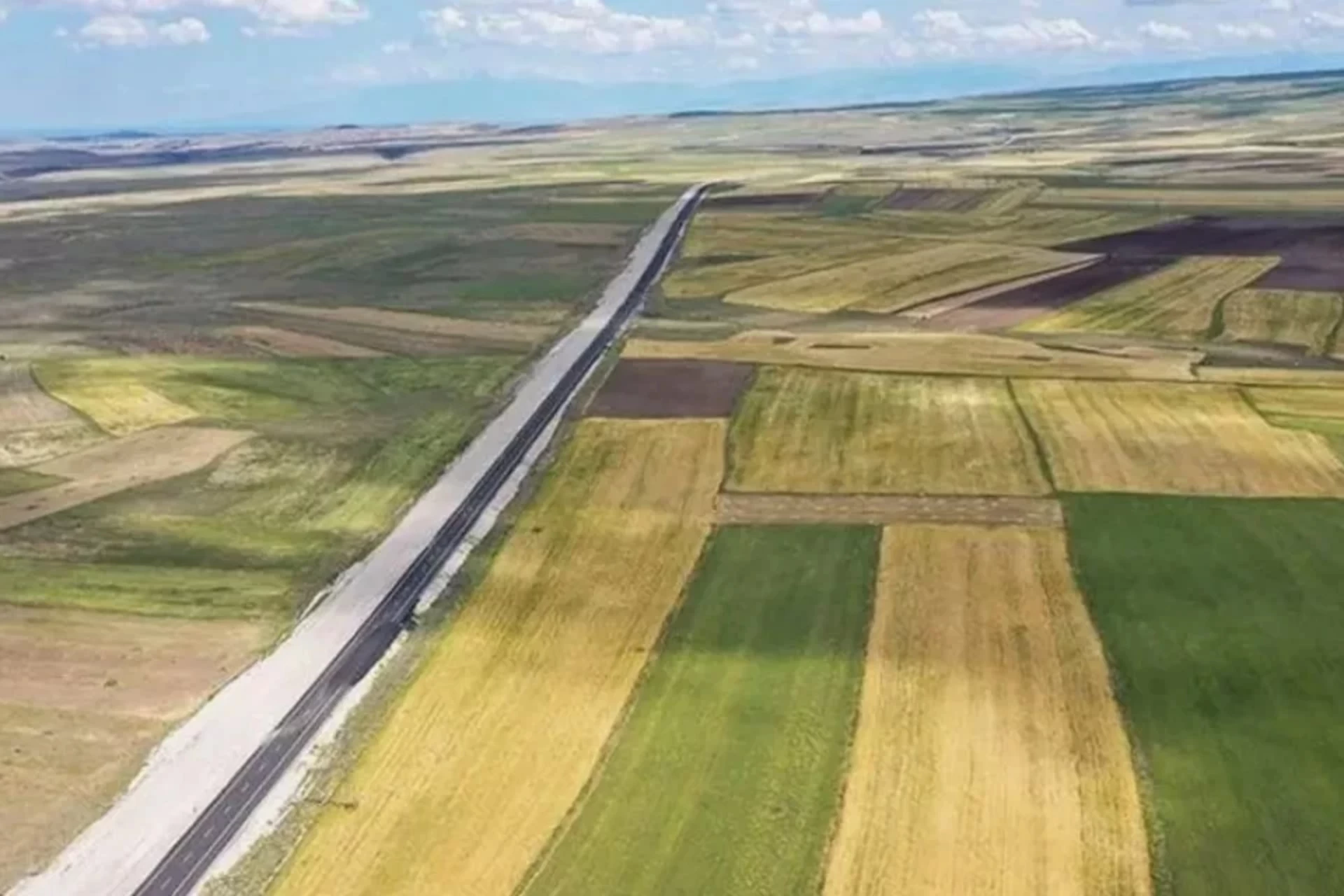 Türk Lirası’ndaki Değer Kaybı Arazi Yatırımlarına Yönlendiriyor: Milli Emlak’tan Uygun Fiyatlı Arazi Satışları