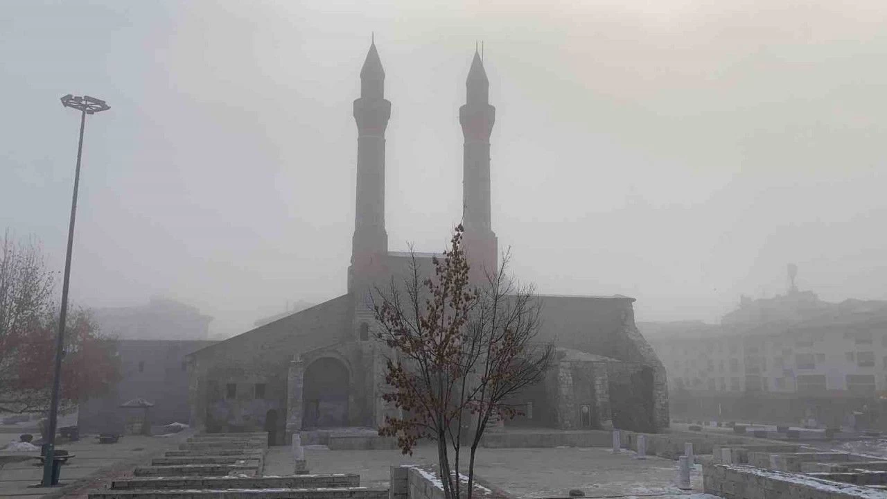 Sivas'ta Sabahın Erken Saatlerinde Yoğun Sis Etkili oldu!