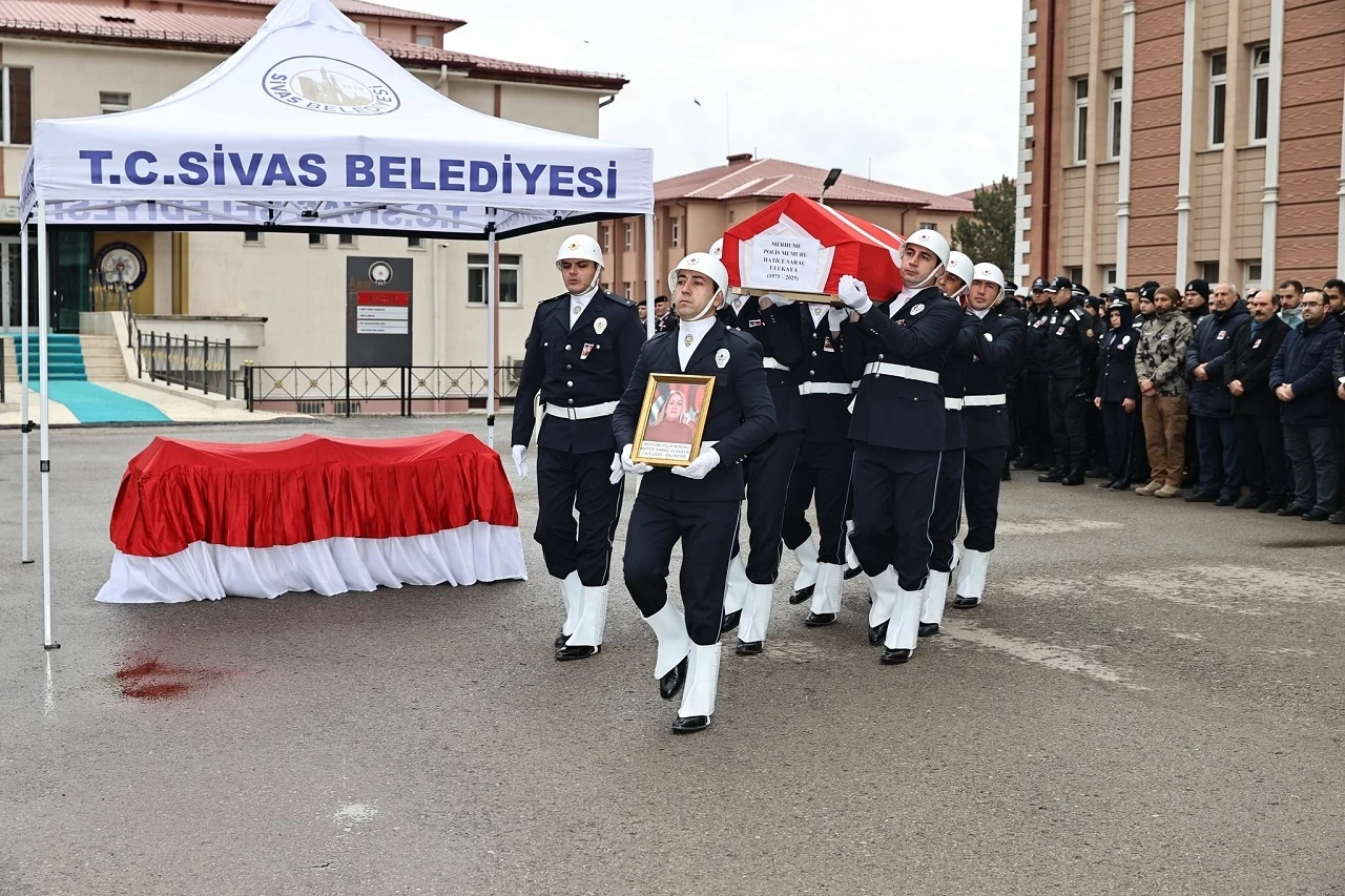 Sivas'ta Akciğerine Pıhtı Atan Polis Hayatını Kaybetti, Meslektaşlarından Veda